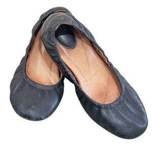 Clark’s Grayson Erica perforated round toe leather black Ballet Flats size 7.5
